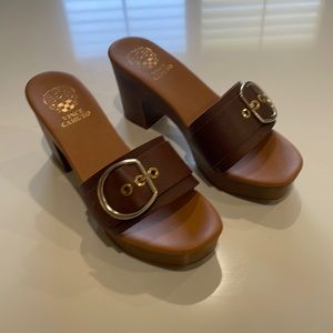 Vince Camuto Corlanda brown platform sandal, size 9